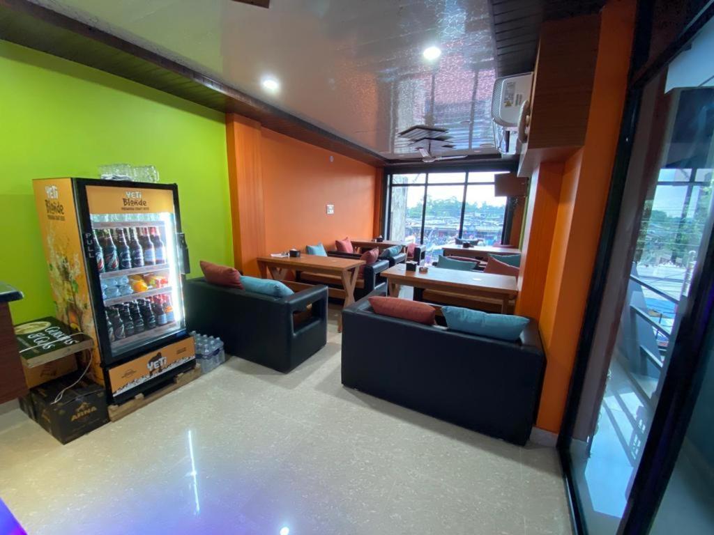 Hotel Kjs Inn Bahasi Ngoại thất bức ảnh